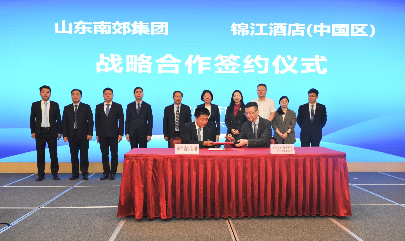 5bea17bec10bcf1492471e09822d2dcb.jpg DSC_3410_1.jpg