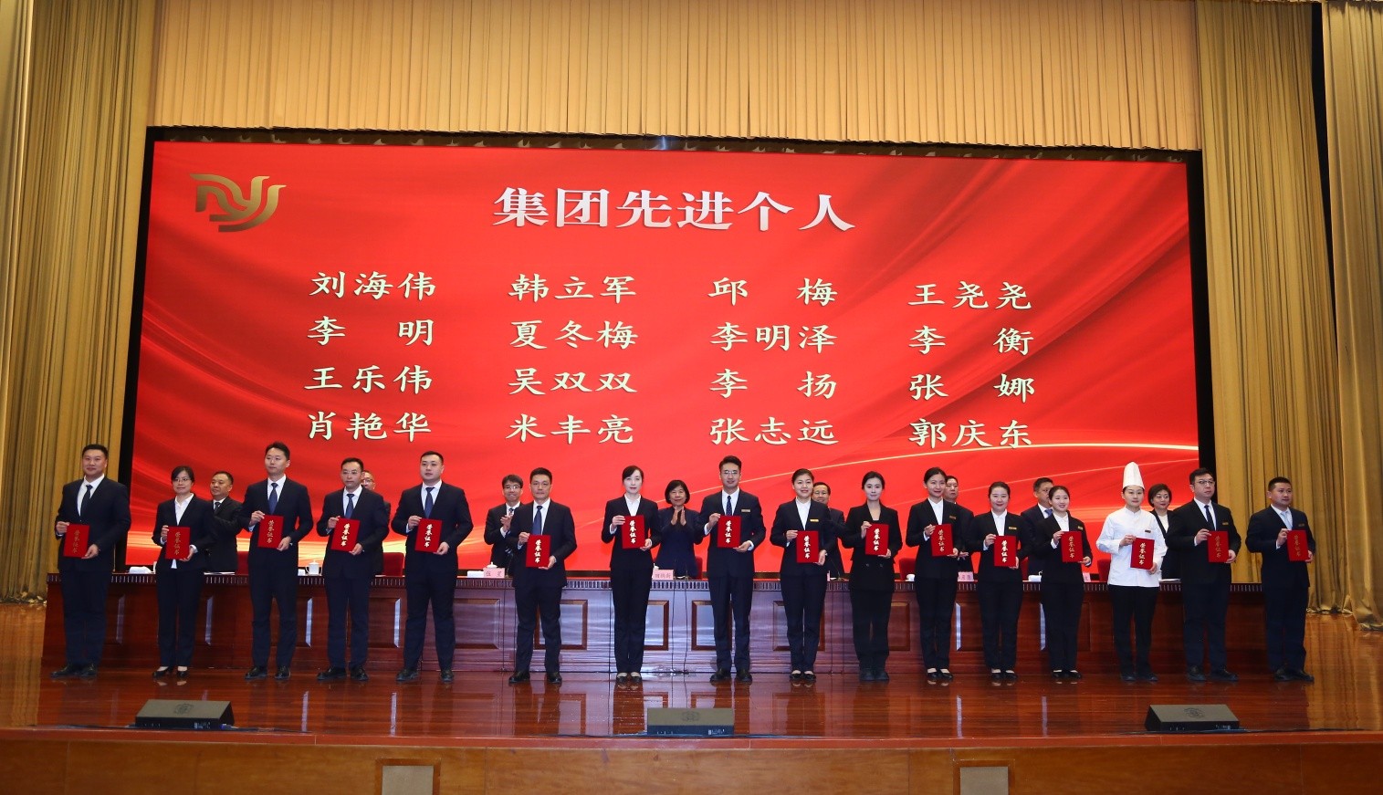 8baa0d53de3cdede77081ec046fbf7ef.jpg 2U1A1230.JPG